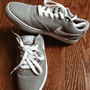 Nike SB Check Solarsoft Women’s Skateboarding Shoe